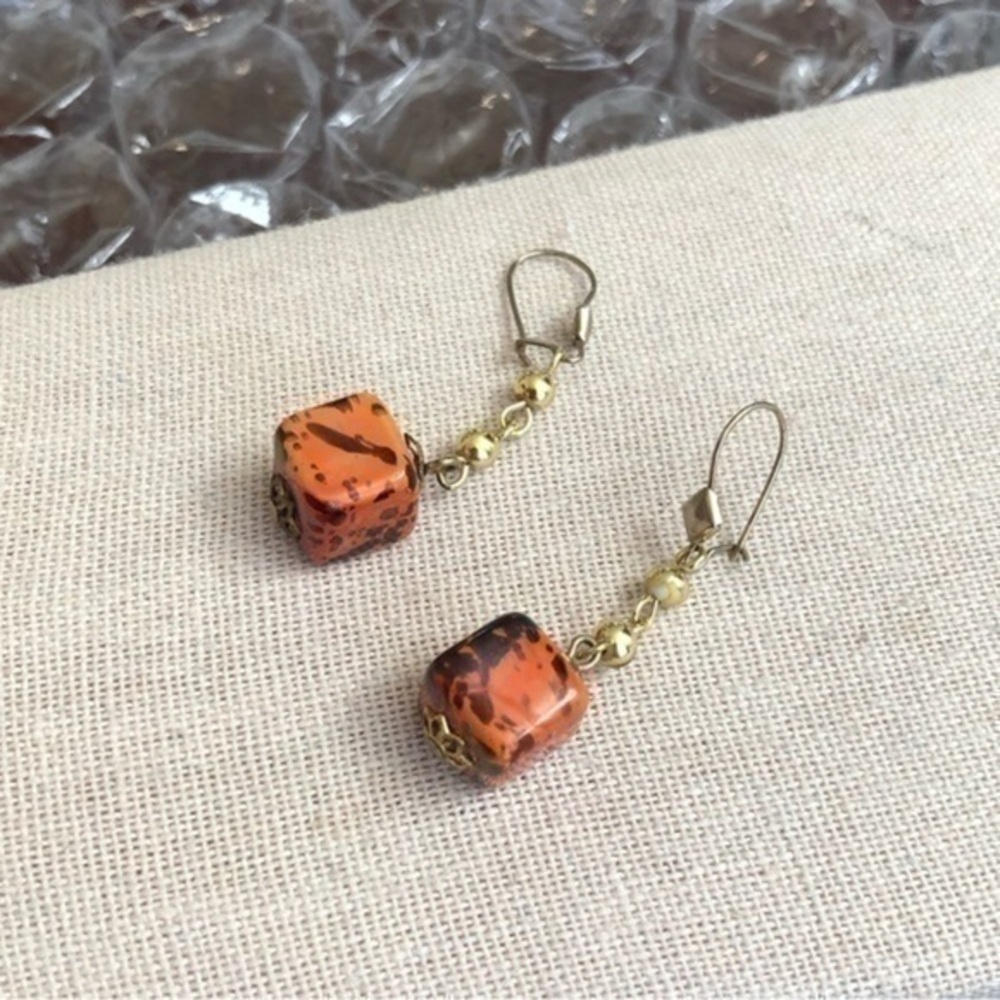 Vintage Dice Earrings - Picture 1 of 2